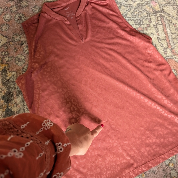 2/$20 Nike Women's Sleeveless Top in Rust Red Leopard XL Golf - Picture 3 of 6